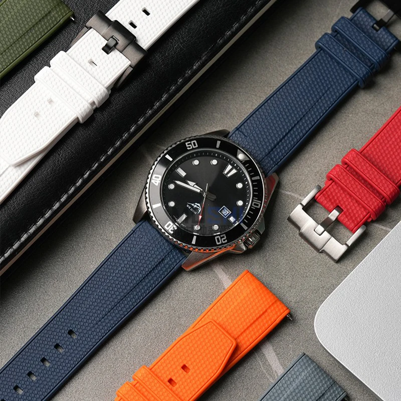 Cinturino in gomma siliconica  - Watches Omega recensione e prezzo